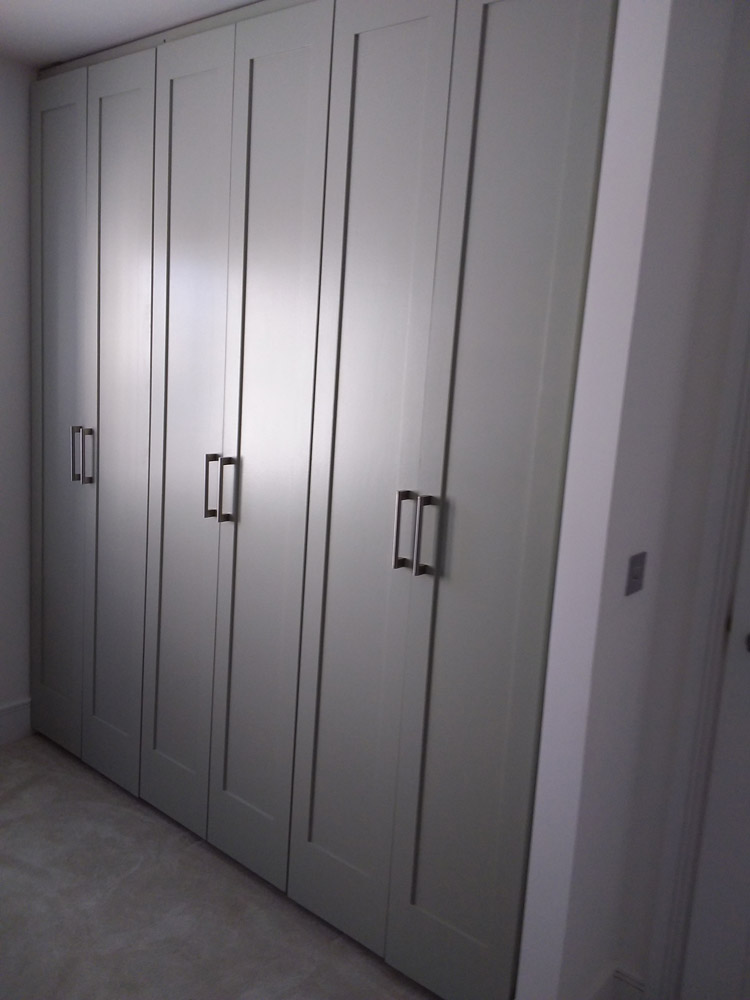 Built-in wardrobes Horsham